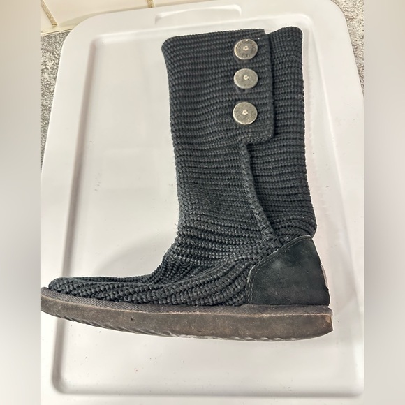 UGG Over the knee twisted black cable knit button detail fold over gorpcore boot - Picture 3 of 13